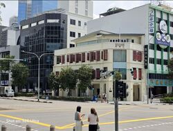 North Canal Road (D1), Retail #568459021